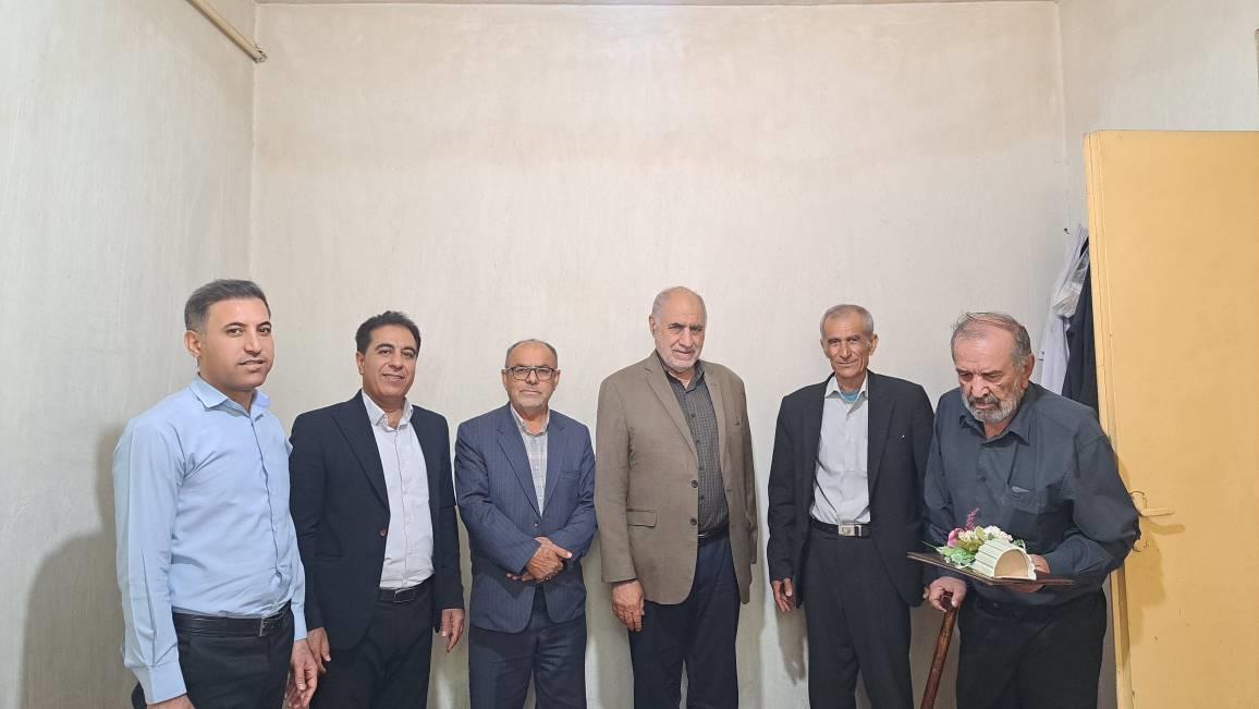 عیادت مدیر صندوق بازنشستگی استان از پیشکسوت فرهنگی روستای راک کهگیلویه و بویراحمد