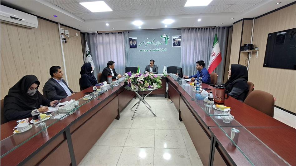 نشست اکبر گودرزی، مدیر صندوق بازنشستگی کشوری مدیریت استان کهگیلویه و بویراحمد با امیر انصاری، مدیر شعب بانک صادرات استان