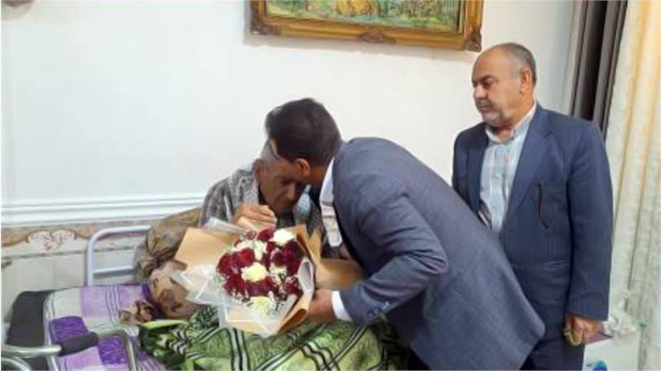 عیادت و تجلیل از ایثارگر بازنشسته کهگیلویه و بویراحمد