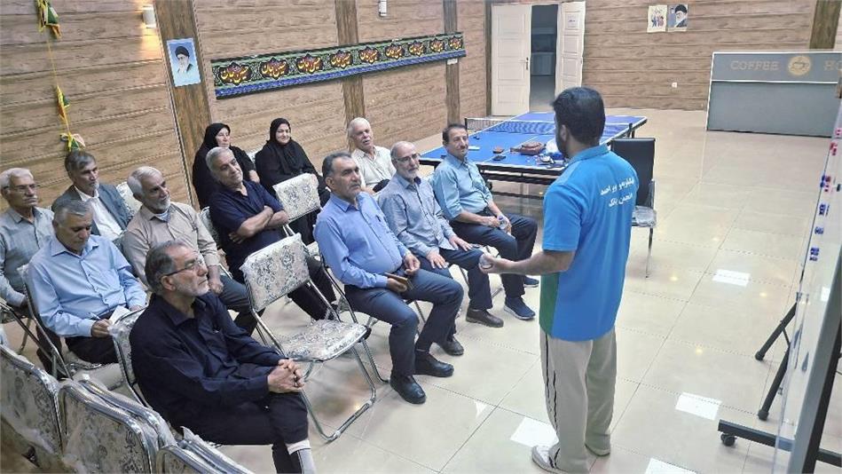 جلسه آشنایی با ورزش پتانک در خانه امید بازنشستگان کشوری گچساران برگزار شد.