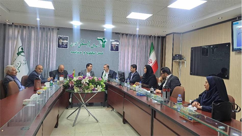 با حضور مدیر صندوق بازنشستگی کشوری استان، مدیر شعب بیمه دی و نمایندگان بازنشستگان سومین نشست بررسی مشکلات بیمه تکمیلی