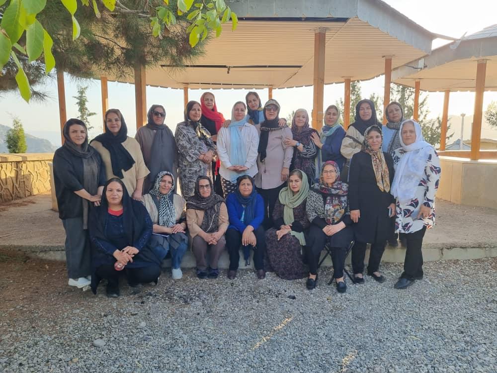 بانوان بازنشسته فعال خانه امید یاسوج به شهر سی‌سخت سفر کردند