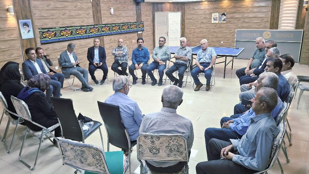 نشست صمیمی مدیر صندوق بازنشستگی استان کهگیلویه و بویراحمد با بازنشستگان گچساران